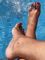 mature nylon feet videos